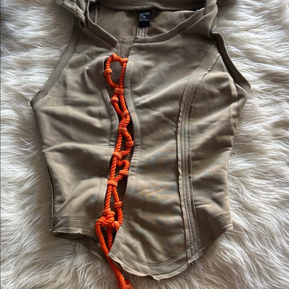 🧡TAN HOODED TANK WITH ROPE DETAIL🧡 - Picture 3 of 5